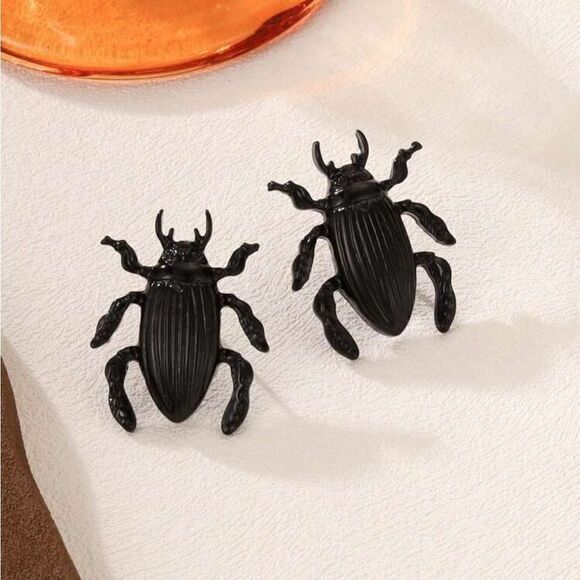 Goth Black Beetle, Engraved detailing, Great Cottagecore, Beetlejuice, N… - Picture 3 of 4